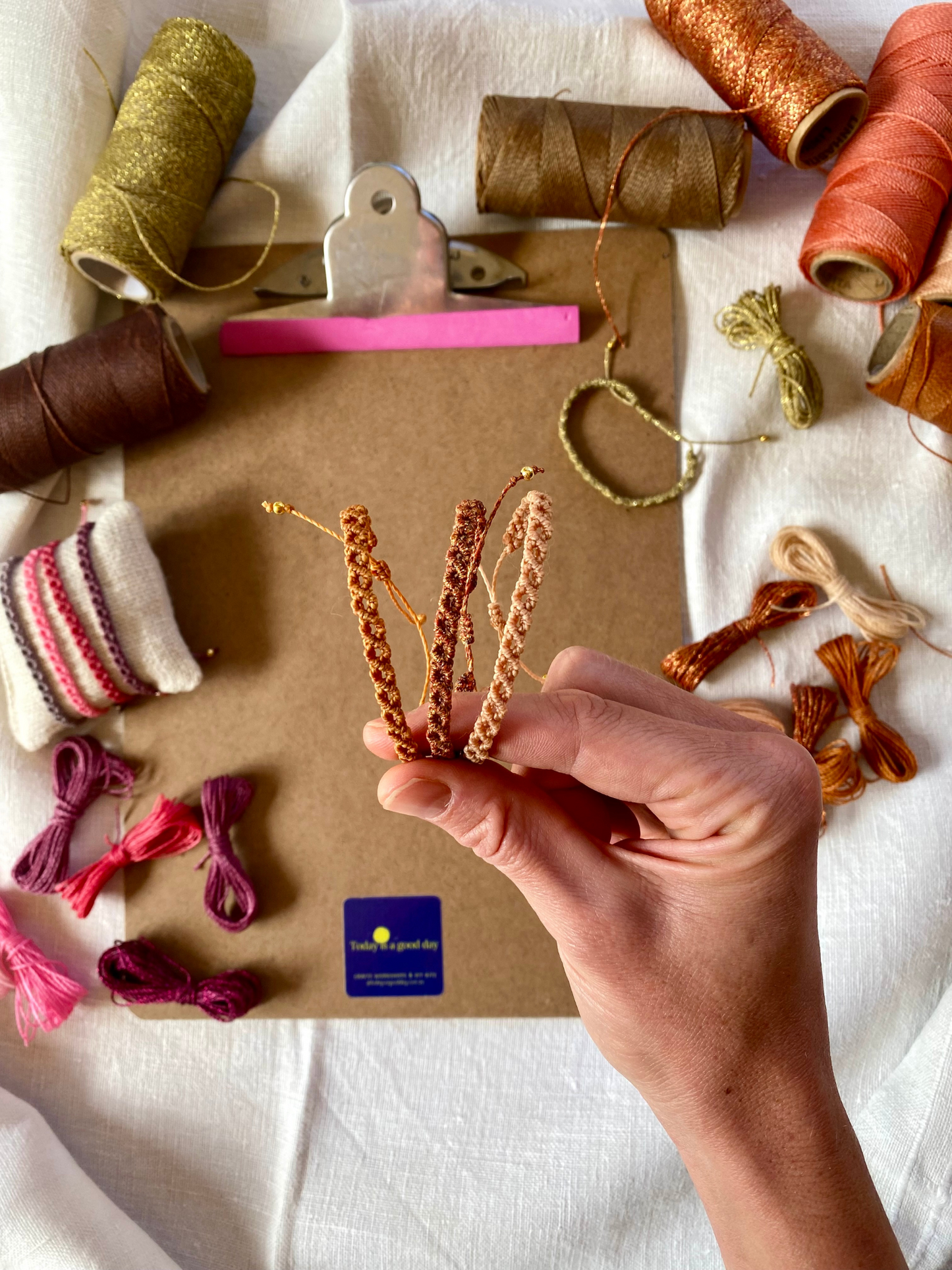 Macramé bracelet DIY kit - "The Dreamer"