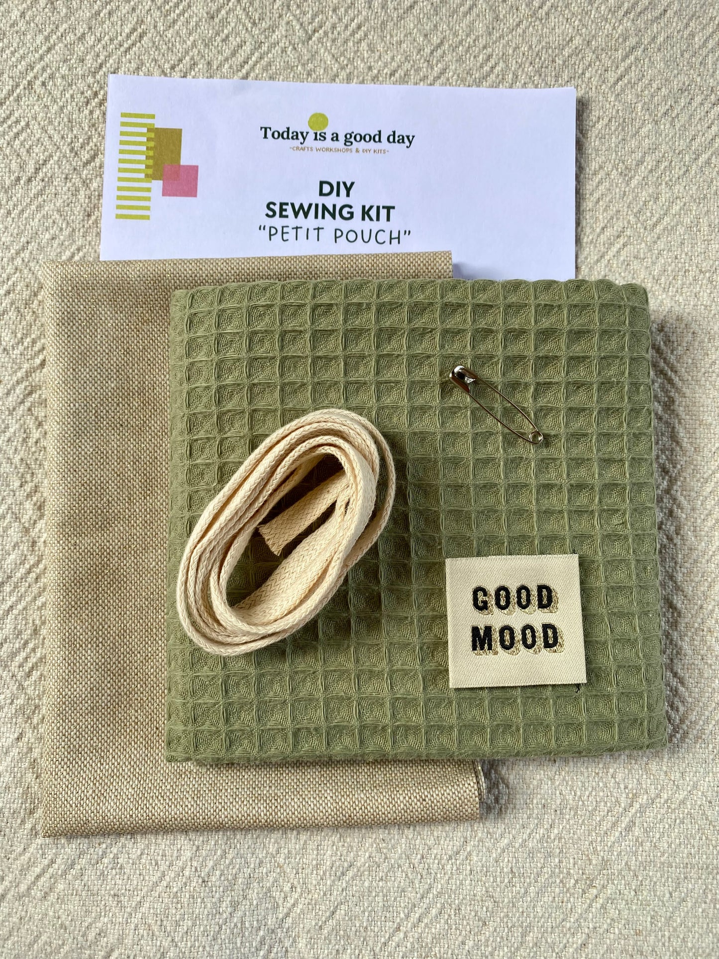 “Petit Pouch” - DIY Sewing kit - khaki