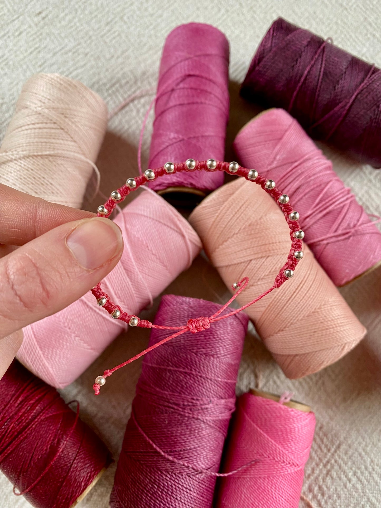 Macramé bracelet DIY kit - "The Extravagant"