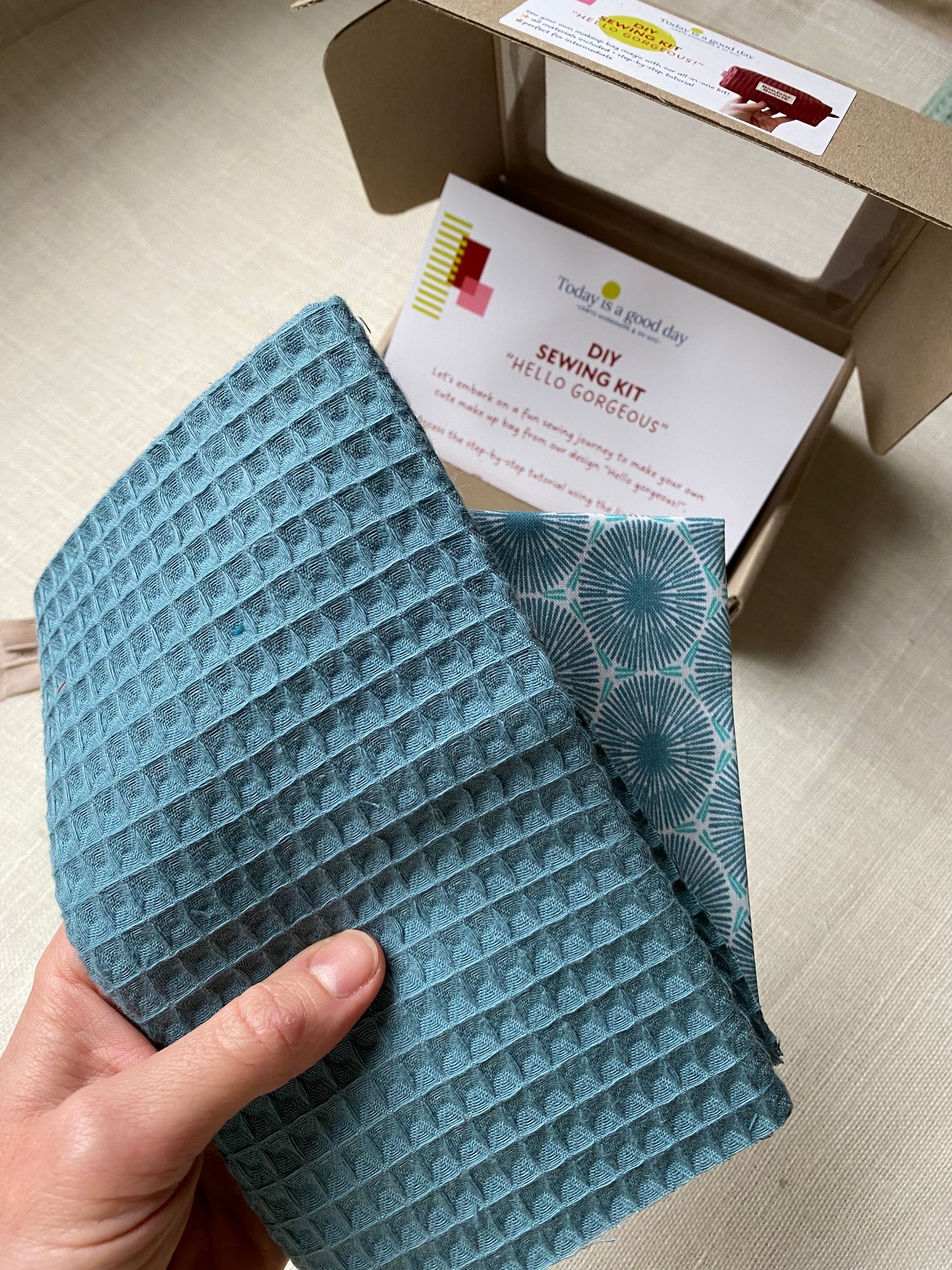 "Hello Gorgeous!" - DIY sewing kit - blue