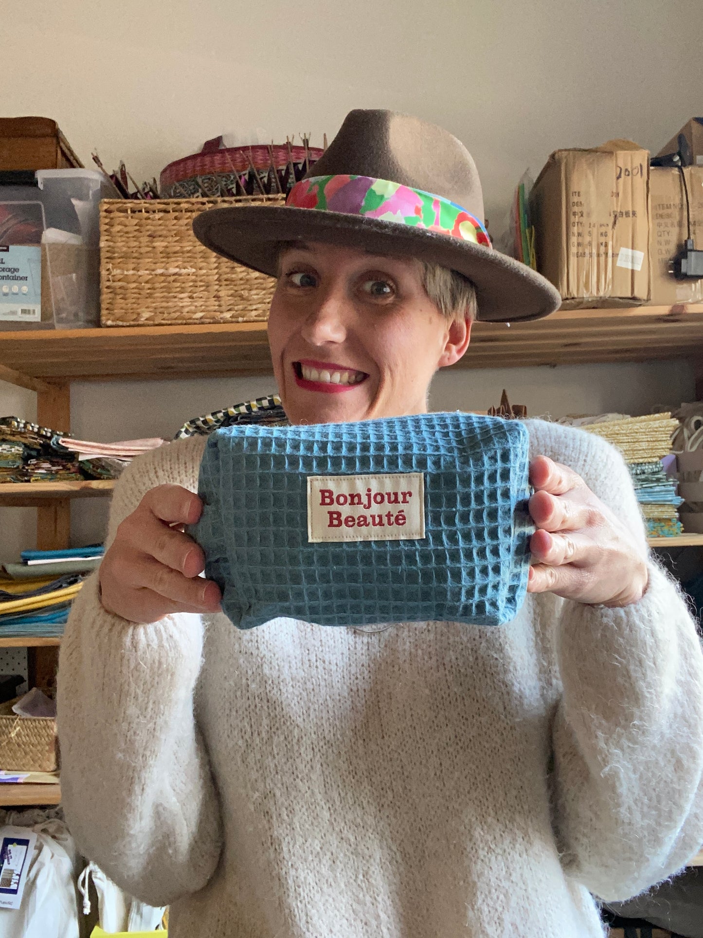 "Hello Gorgeous!" - DIY sewing kit - blue