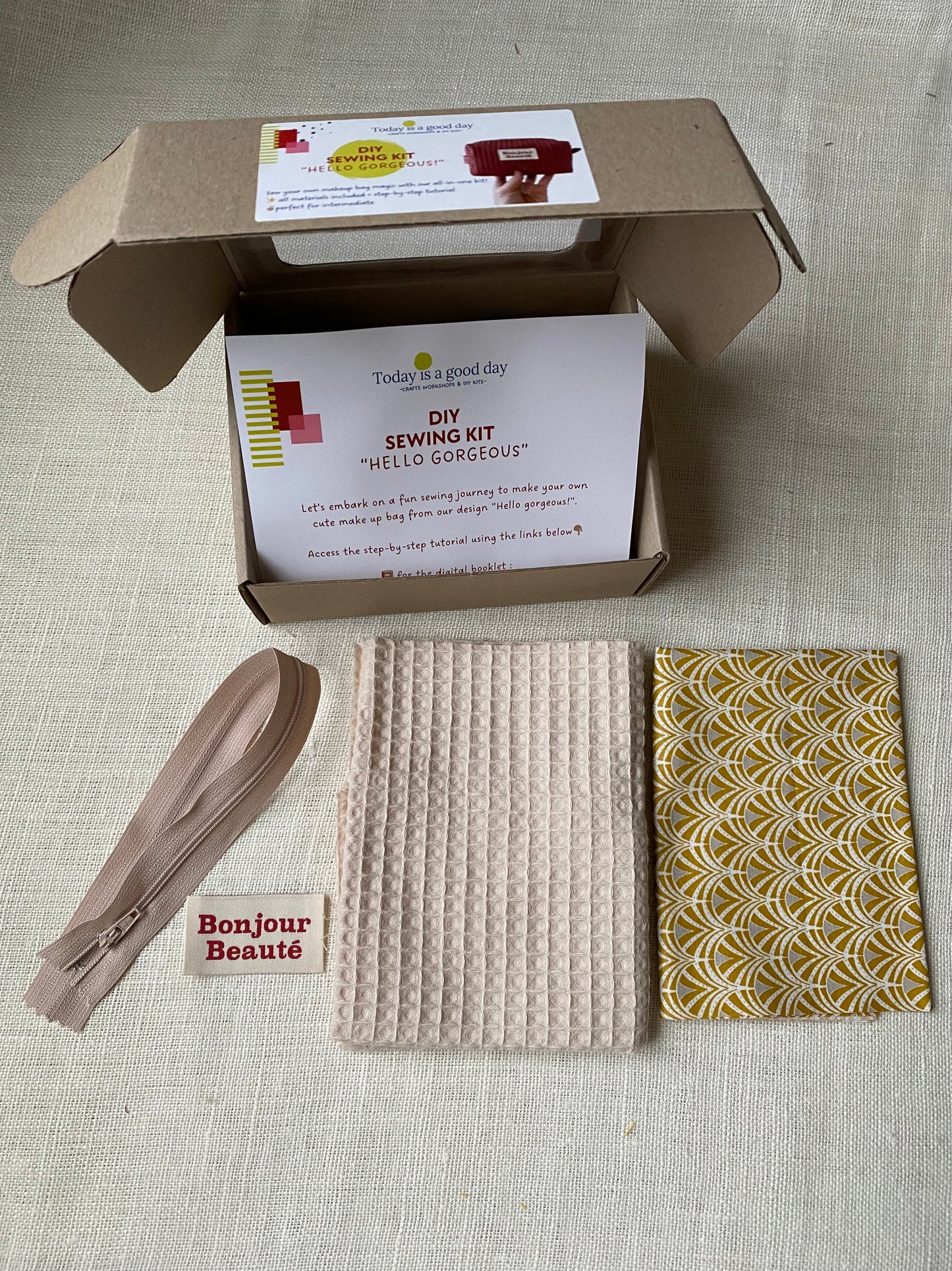 "Hello Gorgeous!" - DIY sewing kit - natural