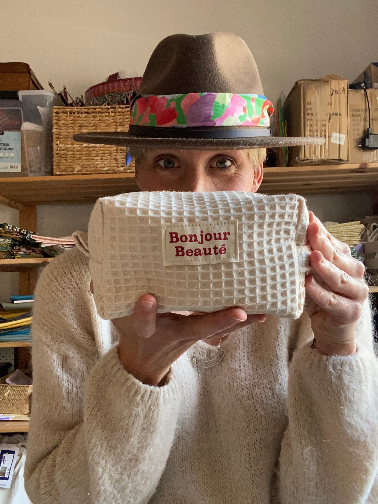 "Hello Gorgeous!" - DIY sewing kit - natural