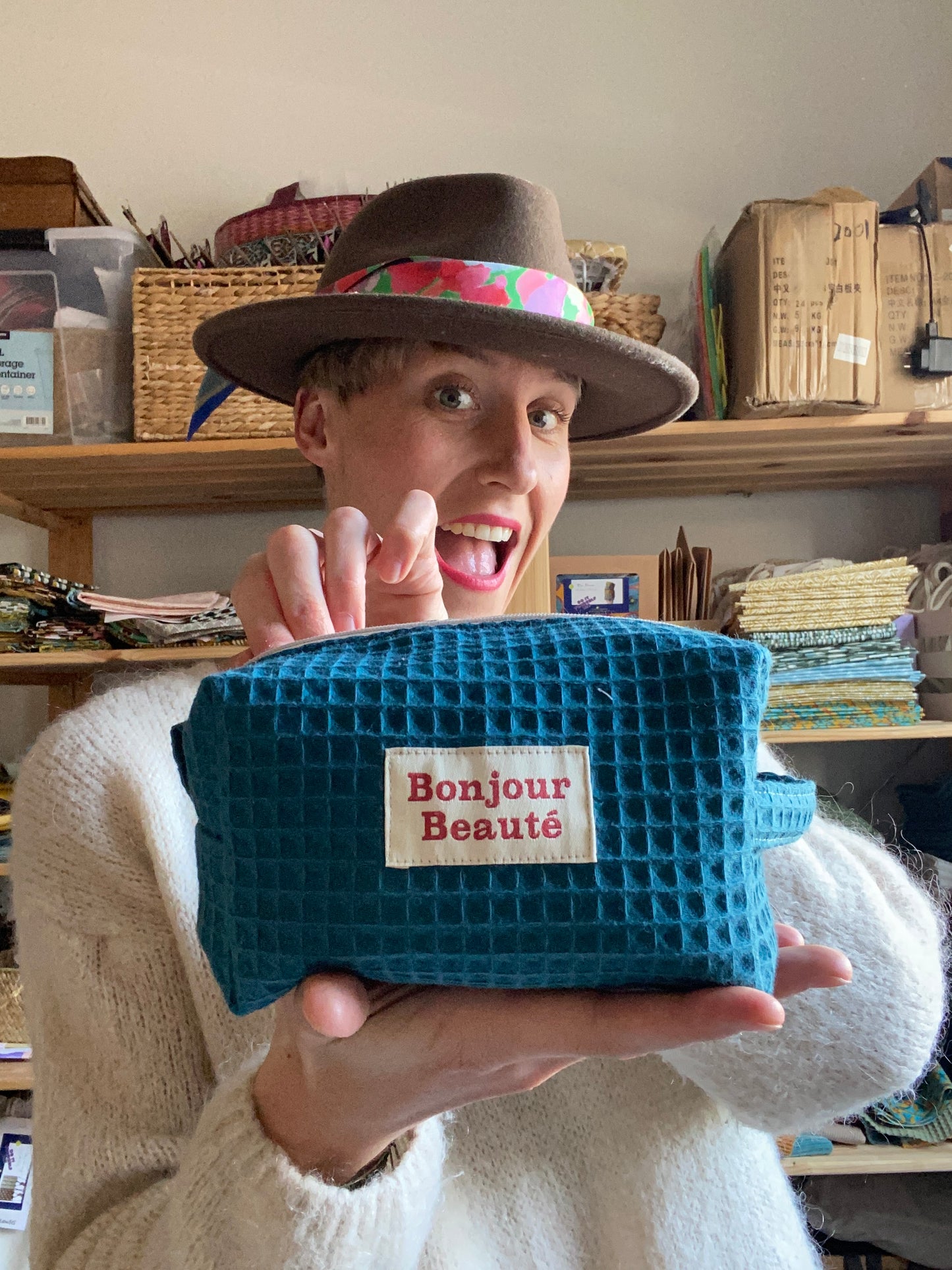 "Hello Gorgeous!" - DIY sewing kit - teal