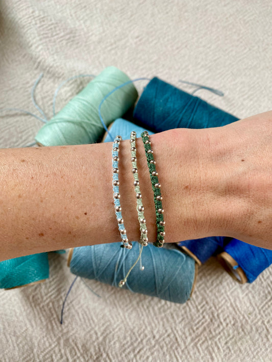 Macramé bracelet DIY kit - "The Extravagant"