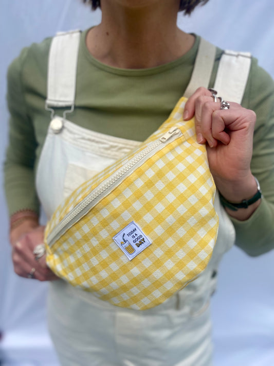 “Un croissant, please?” - The Bumbag - DIY sewing kit - Gingham lemon